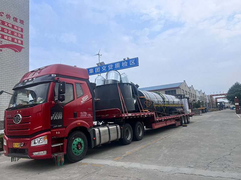 黑龍江克山年產(chǎn)5萬噸顆粒有機肥生產(chǎn)線第一車裝車發(fā)貨