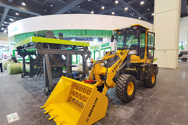 鏟車(chē)翻拋機(jī)