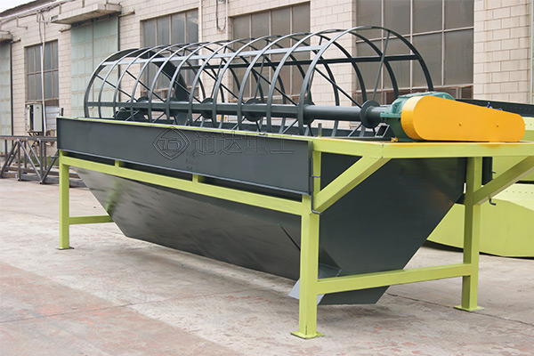 大型養(yǎng)殖場牛糞怎么處理?牛糞生產(chǎn)有機(jī)肥料全部設(shè)備有哪些