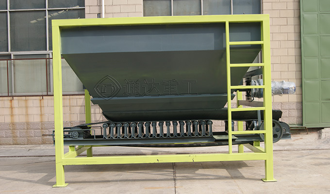 大型養(yǎng)殖場牛糞怎么處理?牛糞生產(chǎn)有機(jī)肥料全部設(shè)備有哪些