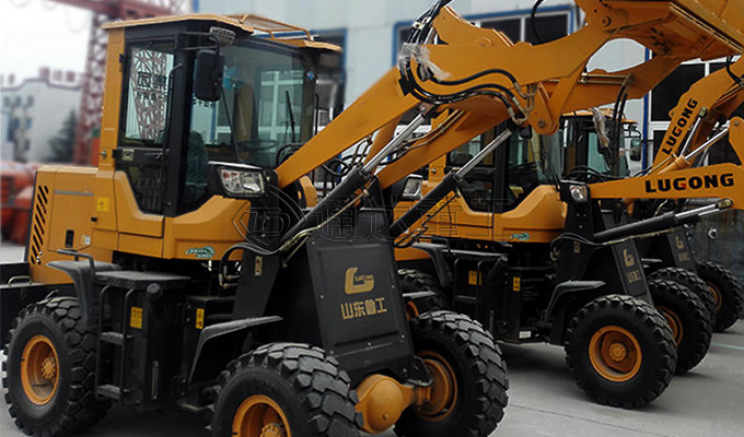 有機肥條垛式發酵翻堆機