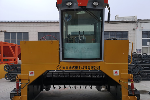 豬場室內(nèi)槽式翻堆機