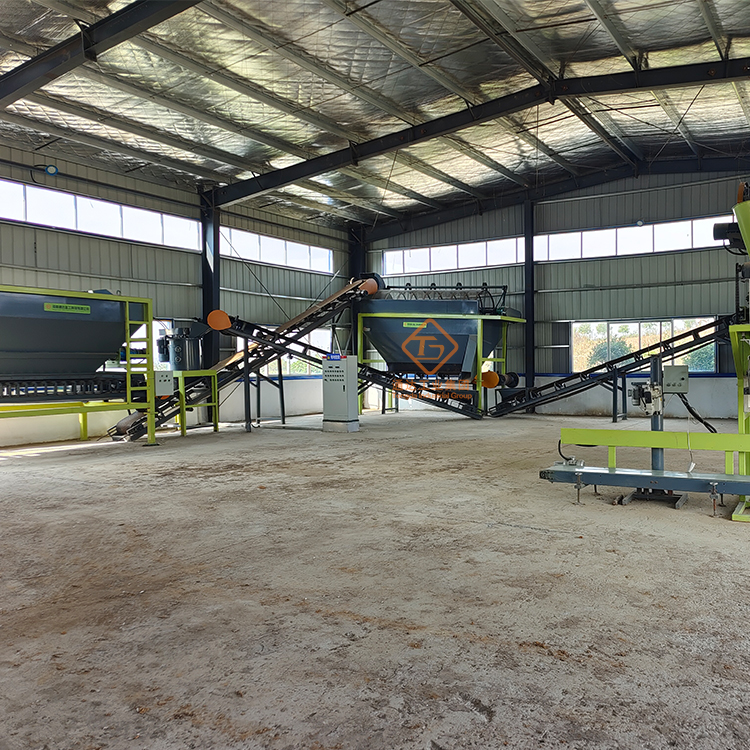 養(yǎng)了2000頭牛,牛糞有機(jī)肥生產(chǎn)設(shè)備需要哪些