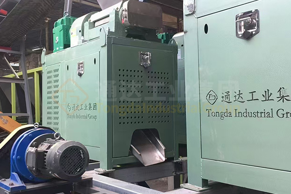 有機肥設備對輥擠壓造粒機有什么作用?對輥式造粒機在使用中需要注意哪些?